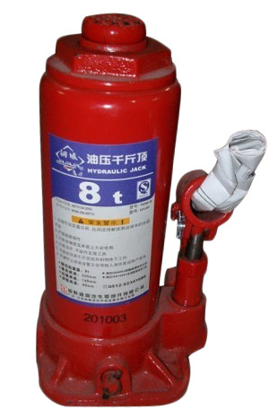 宝山油压千斤顶被雨淋后应该怎么处理